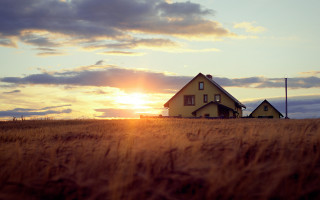 House field sunset clouds tallgrass - golden hour free wallpaper