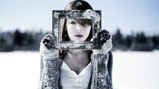 Woman snowy portrait hood fur - a picture frame free wallpaper