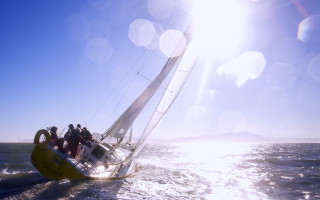 Sailboat group people ocean sunny - a group of people free wallpaper for desktop