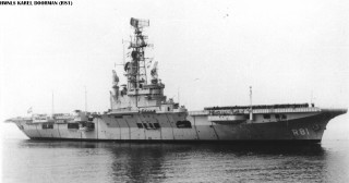 Large ship floating water flag 2 - 1 9 6 0 s free wallpaper