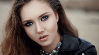 Elina karimova blue eyes black 2 - a pony tail free wallpaper
