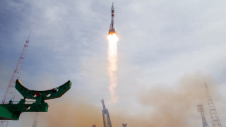 Rocket launch smoke green object - a rocket free wallpaper