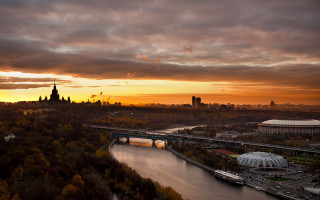 River city bridge skyscraper clouds - artur tarnowski free wallpaper
