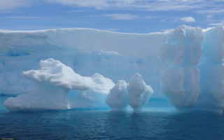 Large iceberg ocean shore ecological - a large iceberg free wallpaper