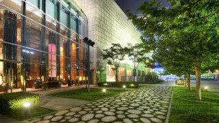 Night cityscape tokyo brickbuilding lights - a building free wallpaper for desktop