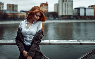 Red haired woman water city 2 - a body of water free wallpaper for desktop