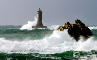 Lighthouse waves rock stormy sky - camille bouvagne free wallpaper