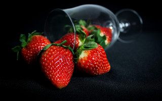 Strawberries wine glass stilllife food - a still life free wallpaper