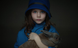 Young girl rabbit blue hat - a blue hat free wallpaper