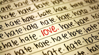 Close up paper writing red 2 - free love wallpaper