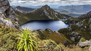 Lake mountains forest plant sky - beautiful landscape free wallpaper