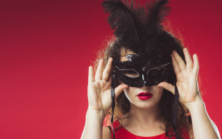 Woman mask feathers eyes red - free vintage wallpaper
