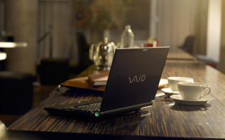 Laptop coffee food wooden table - free technology wallpaper