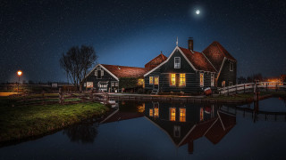 House pond lighthouse fullmoon night - a light house free wallpaper