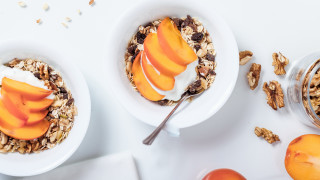 Granola yogurt peach bowl food - professional food photography free wallpaper for desktop