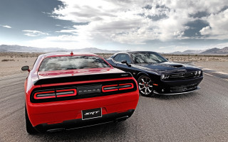 Desert cars cloudy sky black - a black car in the foreground free wallpaper