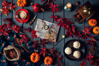 Cupcakes coffee autumn leaves lantern - still free wallpaper