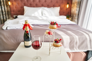 Christmas stilllife wine cake ornaments - viennese actionism free wallpaper
