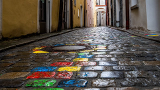 Narrow street rainbow drain yellow - a narrow street free wallpaper