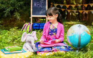 Little girl stuffed animal book - a little girl free wallpaper