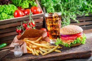 Hamburger fries drink wooden table - vegetable free wallpaper