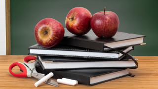Pile books apples scissors school - top of them free wallpaper