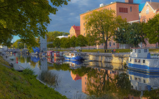 River boats building clock tower - a clock tower free wallpaper