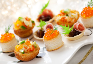 Appetizer plate various toppings blurry - delaunay free wallpaper