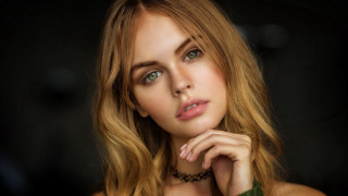 Blonde green eyed portrait rococo - green eye free wallpaper