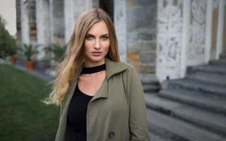 Woman green coat blonde portrait - christian hilfgott brand free wallpaper