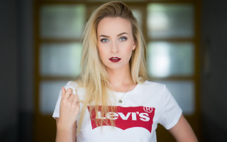 Eszter mattioni levi shirt cigarette - holding free wallpaper