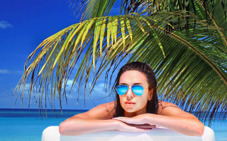 Woman beach bikini sunglasses palm - eric zener free wallpaper