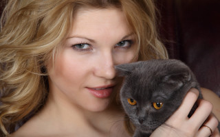 Woman holding cat smiling furry - eye free wallpaper