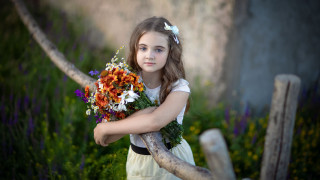 Young girl bouquet portrait outdoors - young free wallpaper