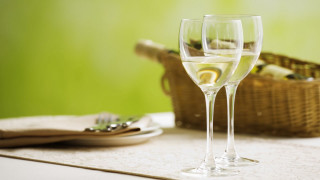 Table food wine basket stilllife - cao zhibai free wallpaper