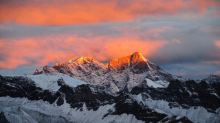 Mountain range sunset clouds cityscape 3 - a sunset in the background free wallpaper