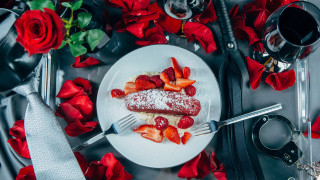 Strawberries rose food glass wine - strawberry free wallpaper