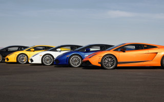Sports cars parking lot symmetry - perfect symmetry free wallpaper