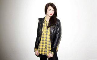 Woman yellow black jacket plaid - shirt free wallpaper