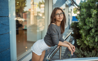 Elina karimova railings cityscape blurry - a building free wallpaper
