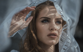 Woman veil portrait photorealistic blurry 2 - a veil free wallpaper
