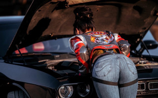 Woman car hood up denim - the hood of a car free wallpaper