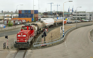 Train road traffic light destijl - blunt border free wallpaper