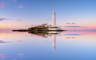 Lighthouse pink sky water jigsaw - the middle of a body free wallpaper