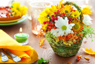 Basket flowers candle napkins folk - a basket of flowers free wallpaper