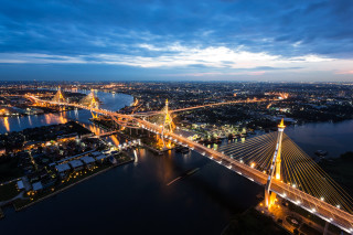 Night bridge city lights river - christo free wallpaper