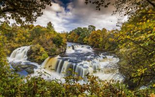 Autumn waterfall foliage birds cloudy - a few bird free wallpaper
