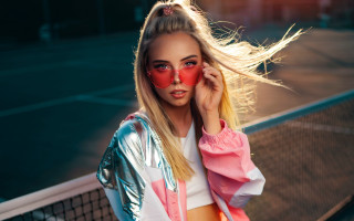 Woman redmask tennisball fashion portrait - a red mask free wallpaper