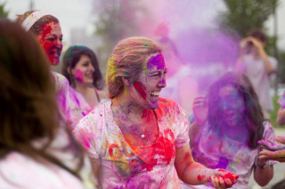 Colored powder festival people celebration - colored free wallpaper