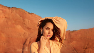 Woman yellow dress hat mountain - jewelry free wallpaper